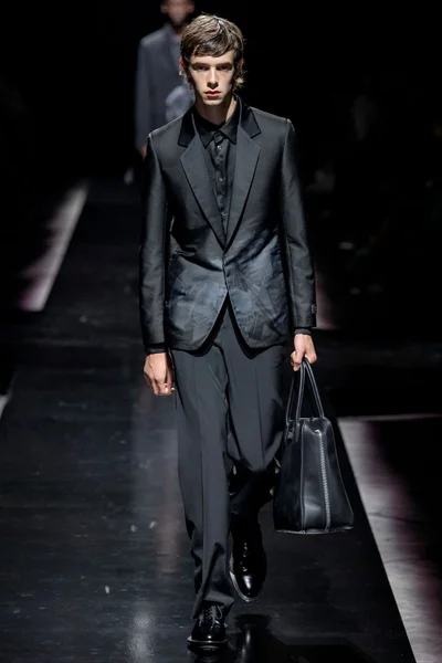 Look 51